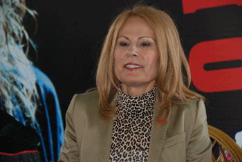 KADIN MECL�S� ARACI OLUYOR...