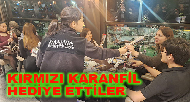 KIRMIZI KARANF�L HED�YE ETT�LER