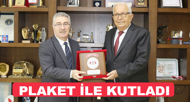 PLAKET LE KUTLADI