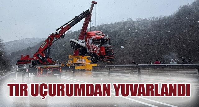 TIR U�URUMDAN YUVARLANDI